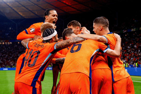 欧洲杯配偶,圈焦点,胡梅尔斯爱,爱游戏,AiYouXi,爱游戏官网,爱游戏体育官网,爱游戏体育下载,爱游戏APP