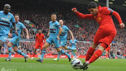 2025年举重世锦赛：李闫夺三金刷新世界纪录 中新网报道