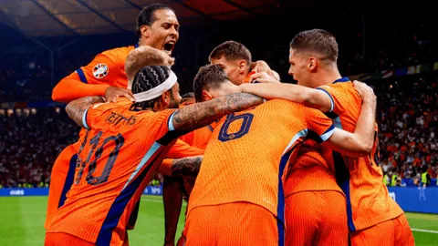 欧洲杯配偶圈焦点：胡梅尔斯爱妻凯茜展现优雅风采